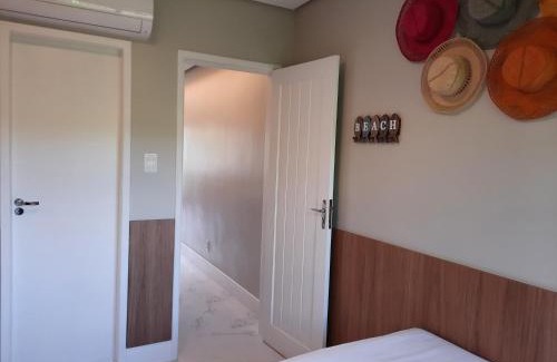 Canto do Mar Apartment | Guarajuba Summer Flat Melhor localização de Guarajuba e melhores Flats Beira Mar de Guarajuba Dispomos de 4 flats decorados no mesmo condomínio Aqui você não precisa de carro para nada Faça tudo à pé