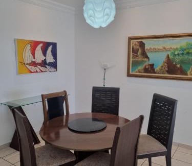 Praia do Morro Apartment | Guarapari Praia - 3 quartos na Rua da Praia varanda vista montanhas