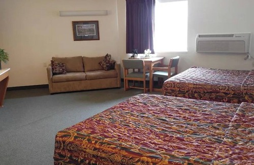 Le Center Hotel | Guardian Inn
