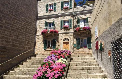 Aggius House | Guest Art in Gallura - Ixihome