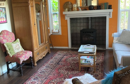 Silverton House | Guest Cottage in the country
