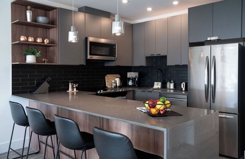 Revelstoke Condo | Guest Favourite Condo minutes from Resort & Downtown