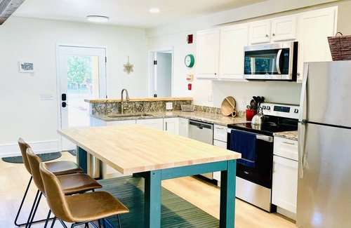 Bellingham House | Guest House at Rising Moon Meadows