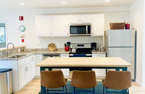 Bellingham House | Guest House at Rising Moon Meadows