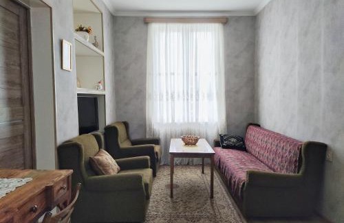Mirzaani House | Guest House SaNDo