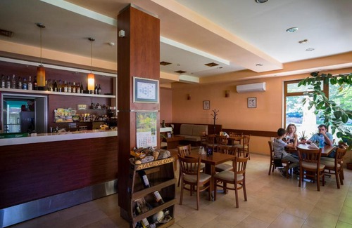 Mineralni Bani House | Guest House Yuventa