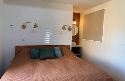 Municipality of Texel Bed & Breakfast | Guest room with terrace at the Wadden Sea