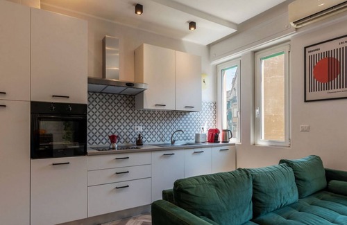 Ostiense Apartment | GuestHost - Colorful Apt in Vintage-Modern Style