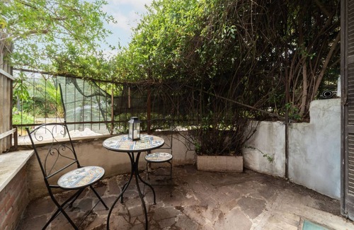 Quartiere XIII Aurelio Apartment | GuestHost - Comfy Apartment near Vatican City!