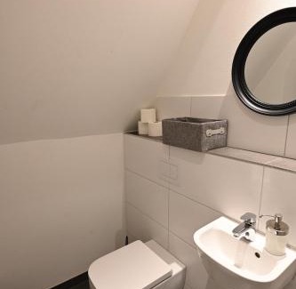 Grossheirath Apartment | Guesthouse-Coburg 3