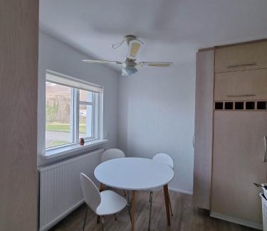 Husavik Apartment | Guesthouse Maddy