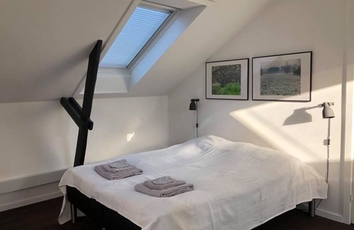 Vedbaek House | Guesthouse - Sandbjerg /Vedbæk - Beautiful nature and close to Vedbæk beach
