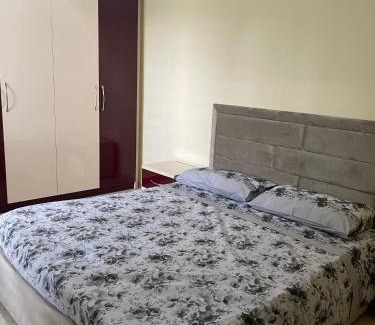 Ishem House | Guesthouse Shtëpia në Pyll
