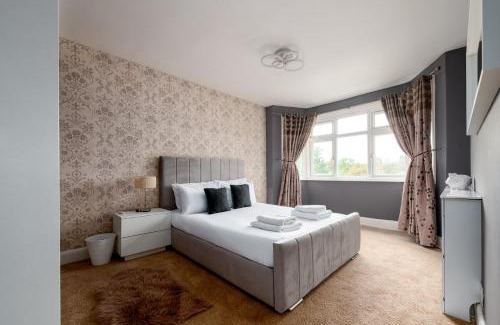 Preston Apartment | GuestReady - Family house retreat in Wembley