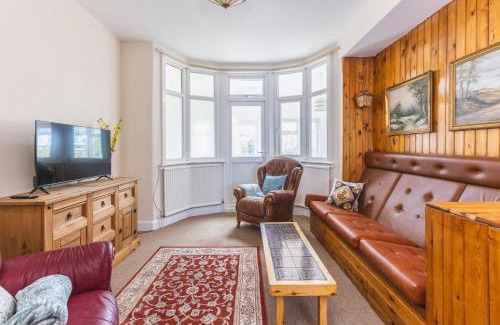 Finchley House | GuestReady - Relaxing Finchley retreat with garden