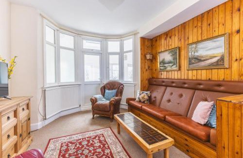 Finchley House | GuestReady - Relaxing Finchley retreat with garden