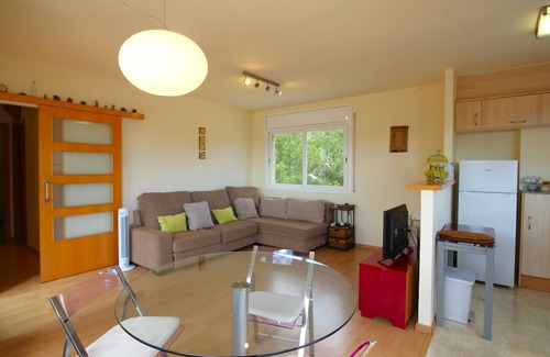 Llanca Apartment | GUILLEM DE BERGUEDÀ - Àtico en la zona de grifeu con gran terraza y vistas al mar.