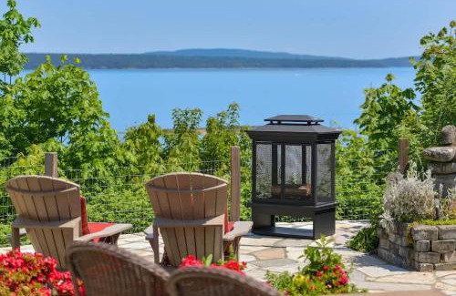 Chemainus Apartment | Gulf Island View Suite