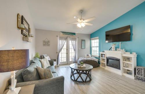 Gulf Shores Apartment | Gulf Shores Condo with Pool Access, 5 Mi to Beach!