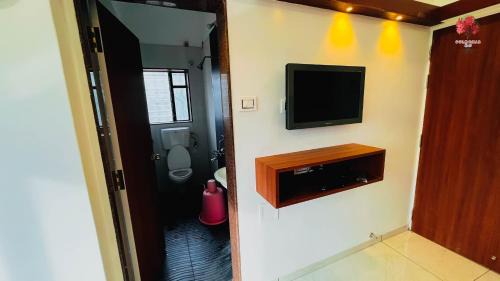 Wai Hotel | Gulmohar Resort & Spa