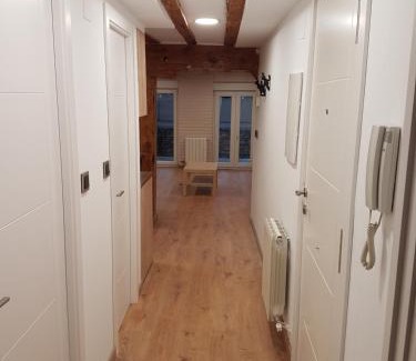 Burgos Apartment | GUMERFLAT PATIO-Yaard, Parking &, WiFi Fibra Free, Downtown