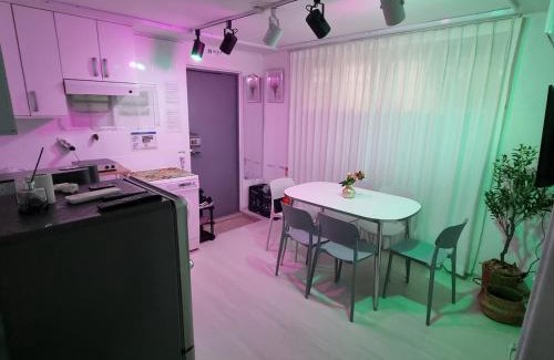 Chunggogil-tong House | Gunja House, semi-basement