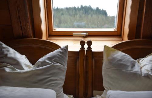 Klosterreichenbach Hotel | Gutshof-Hotel Waldknechtshof