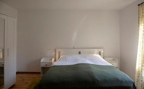 Guelzow House | Gutshof Langensee, Scheunenblick