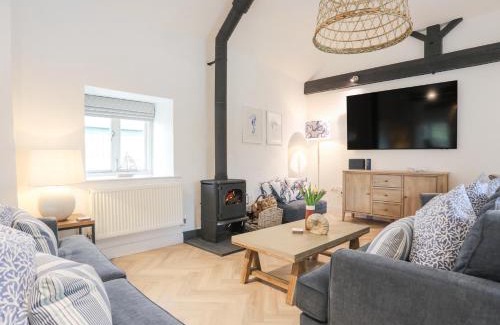 Newborough House | Gwel-y-Rhos