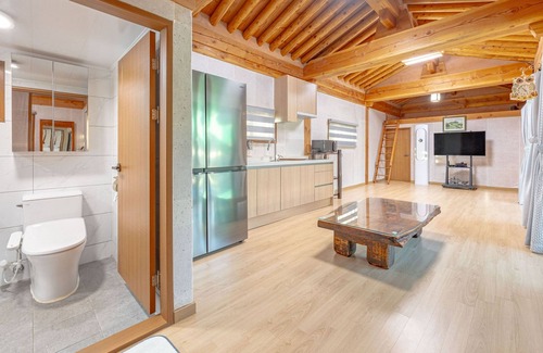 Gyeongju House | Gyeongju Adamwon Hanok Dokchae Pension