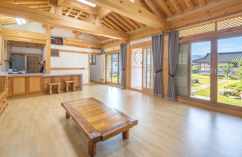 Gyeongju House | Gyeongju Wadamjung Hanok Pension