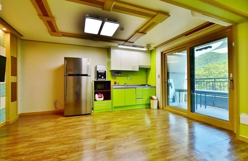 Chajakpawi House | Gyeryongsan Donghaksa Toranga Pension