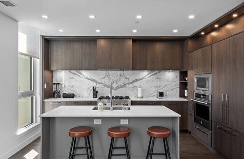 South Pandosy House | gyro beach getaway resort