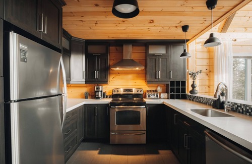 Saint-Joseph-de-la-Rive Ski Chalet | Hôtel à la maison - Chalet du bois, Spa et Vue