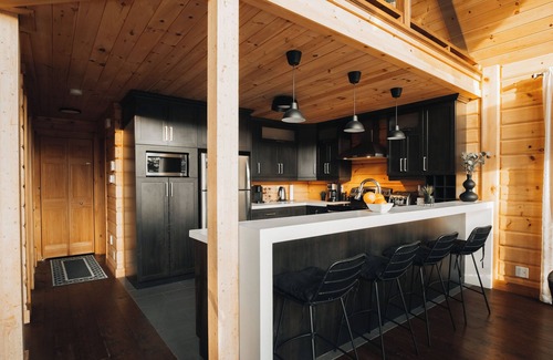 Saint-Joseph-de-la-Rive Ski Chalet | Hôtel à la maison - Chalet du bois, Spa et Vue