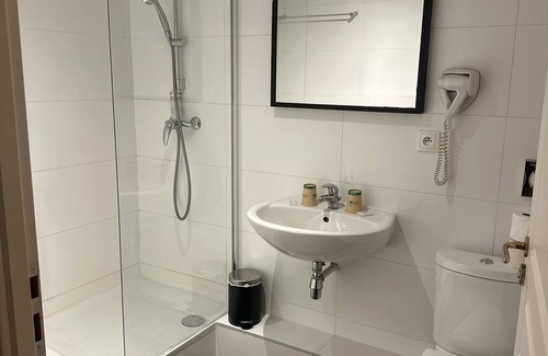 Morangis Hotel | Hôtel Acadie Morangis