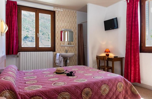 LʼArgentiere-la-Bessee Hotel | Hôtel de la Mairie