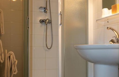 LʼArgentiere-la-Bessee Hotel | Hôtel de la Mairie