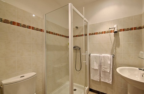Guagno les Bains Hotel | Hôtel Des Deux Sorru