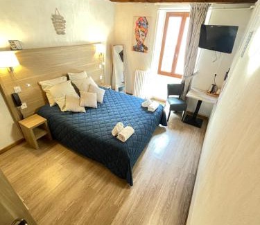 Barcelonnette Hotel | Hôtel Du Cheval Blanc Barcelonnette