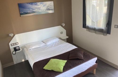 Notre-Dame-de-Sanilhac Hotel | Hôtel L'Escale Périgueux Notre Dame