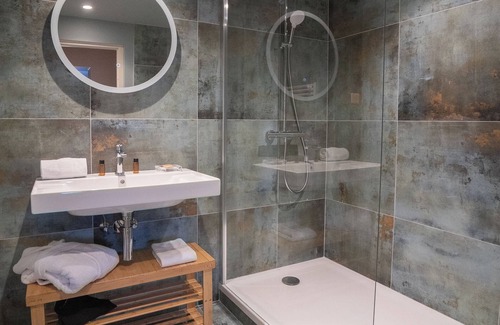 Saint-Paul-en-Chablais Hotel | Hôtel Le Bois Joli