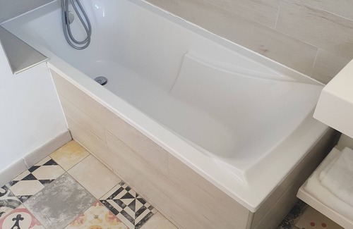 Manosque Hotel | Hôtel Le Mas Des Quintrands