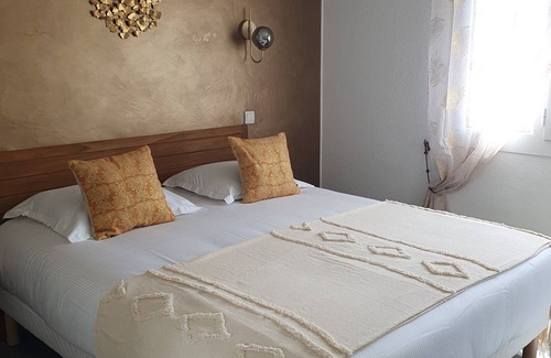Manosque Hotel | Hôtel Le Mas Des Quintrands