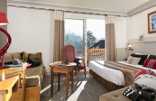 Les Sagnieres Hotel | Hôtel Les Bartavelles