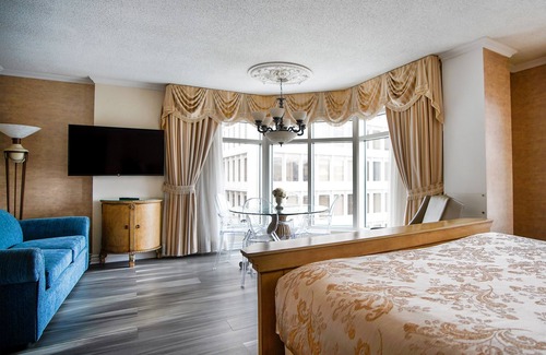 Saint-Jean Street Hotel | Hôtel Palace Royal Centre-Ville par JARO