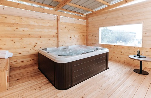 Crozet Hotel | Hôtel-Restaurant Les Loges du Léman