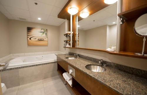 Les Rivieres Hotel | Hôtel & Suites Le Dauphin Québec