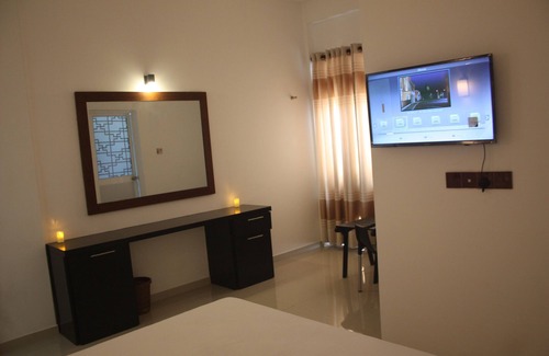 Dondra Hotel | H M C Leisure House Dondra