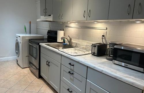 Stamford Apartment | H1 One bedroom Apt Downtown Stamford